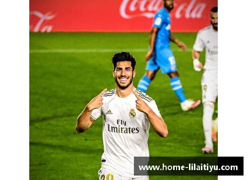 皇马强势回归：2-0力压巴萨登顶，本泽马的王者归来